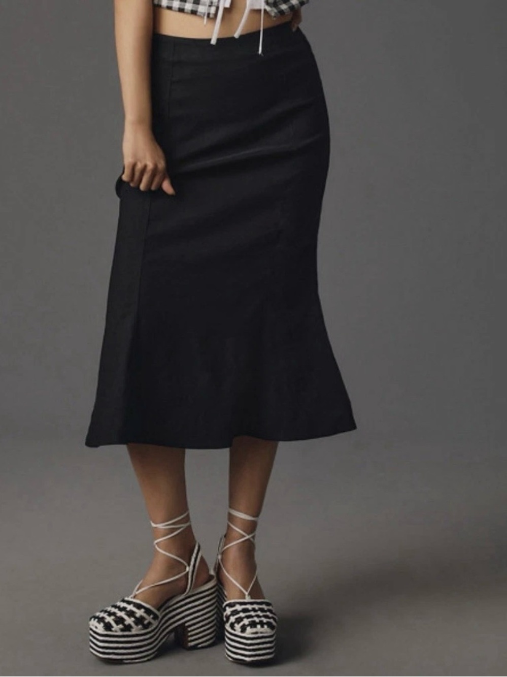 By Anthropologie Cecily Fit & Flare
MIDI Skirt Black Linen Cotton Blend
Size XS